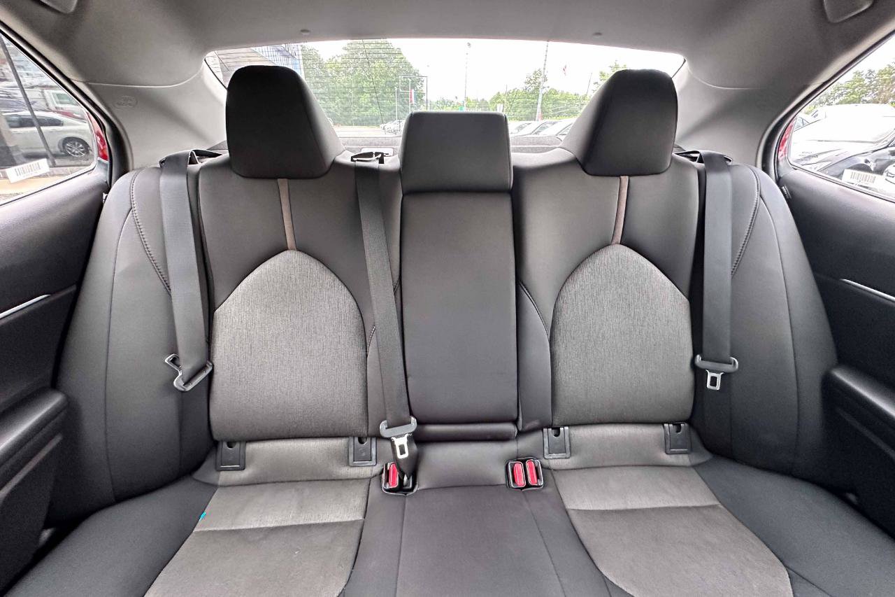 Used 2020 Toyota Camry LE image 22