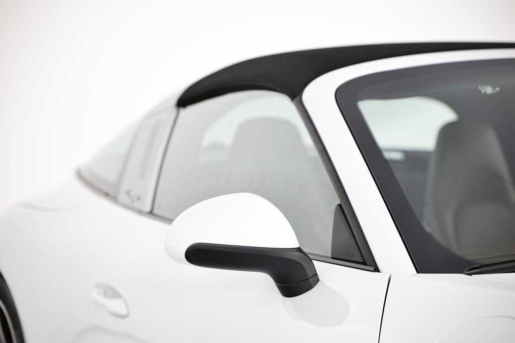 Certified 2018 Porsche 911 Targa 4S w/ Sportdesign Package image 18