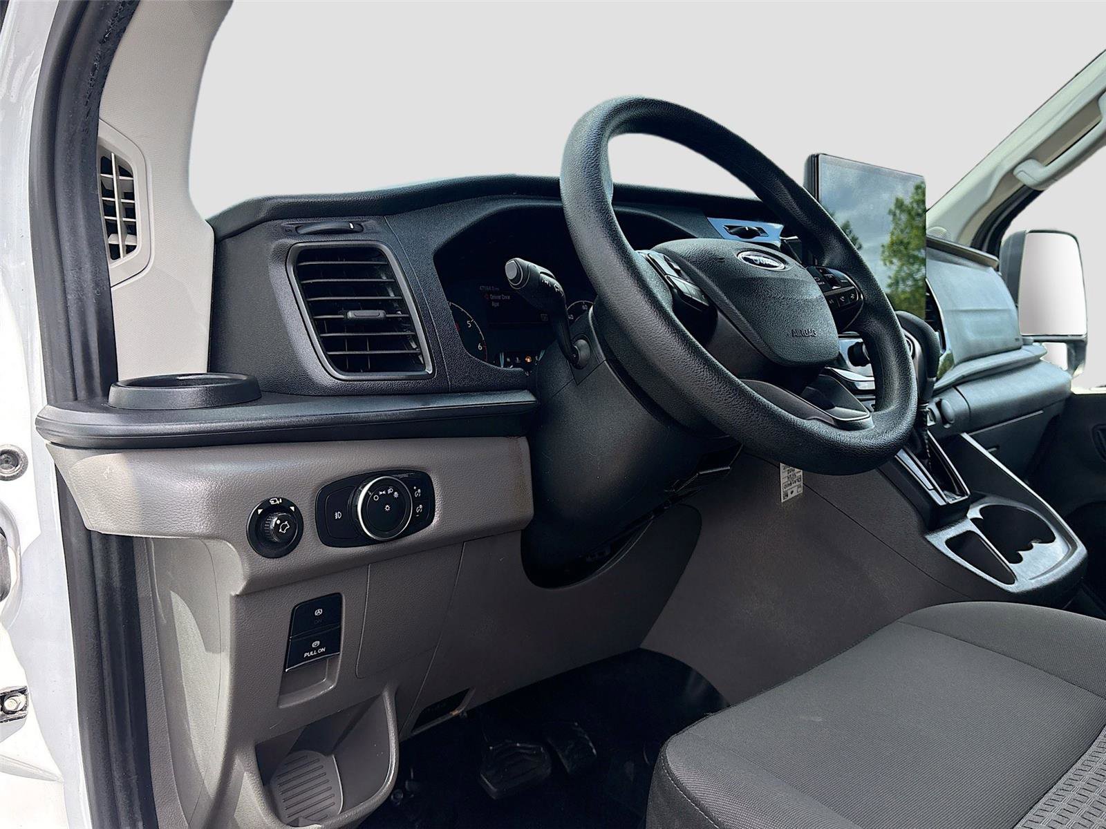 Used 2024 Ford Transit 350 XLT image 9