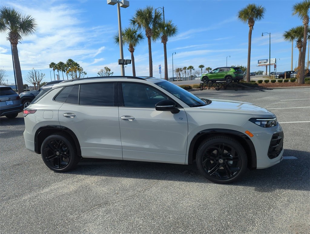 New 2026 Volkswagen Tiguan SE R-Line video 2