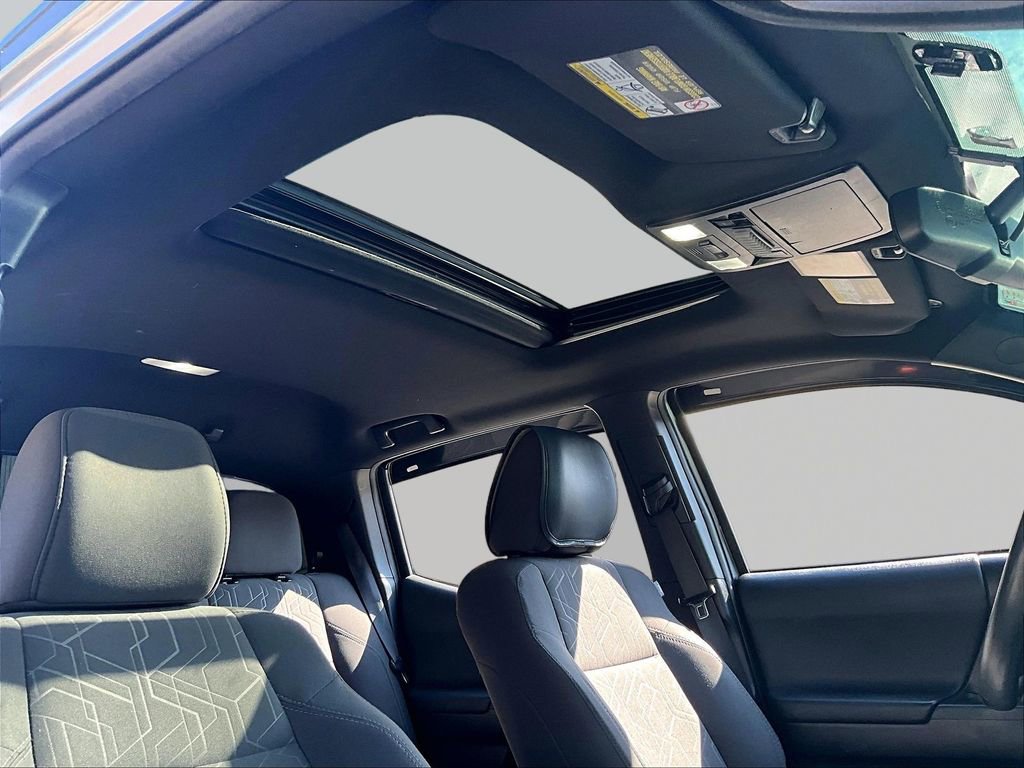 Used 2017 Toyota Tacoma TRD Sport w/ Premium & Technology Package image 20