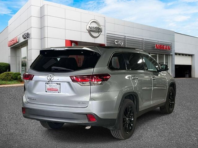 Used 2019 Toyota Highlander SE AWD/4WD image 6