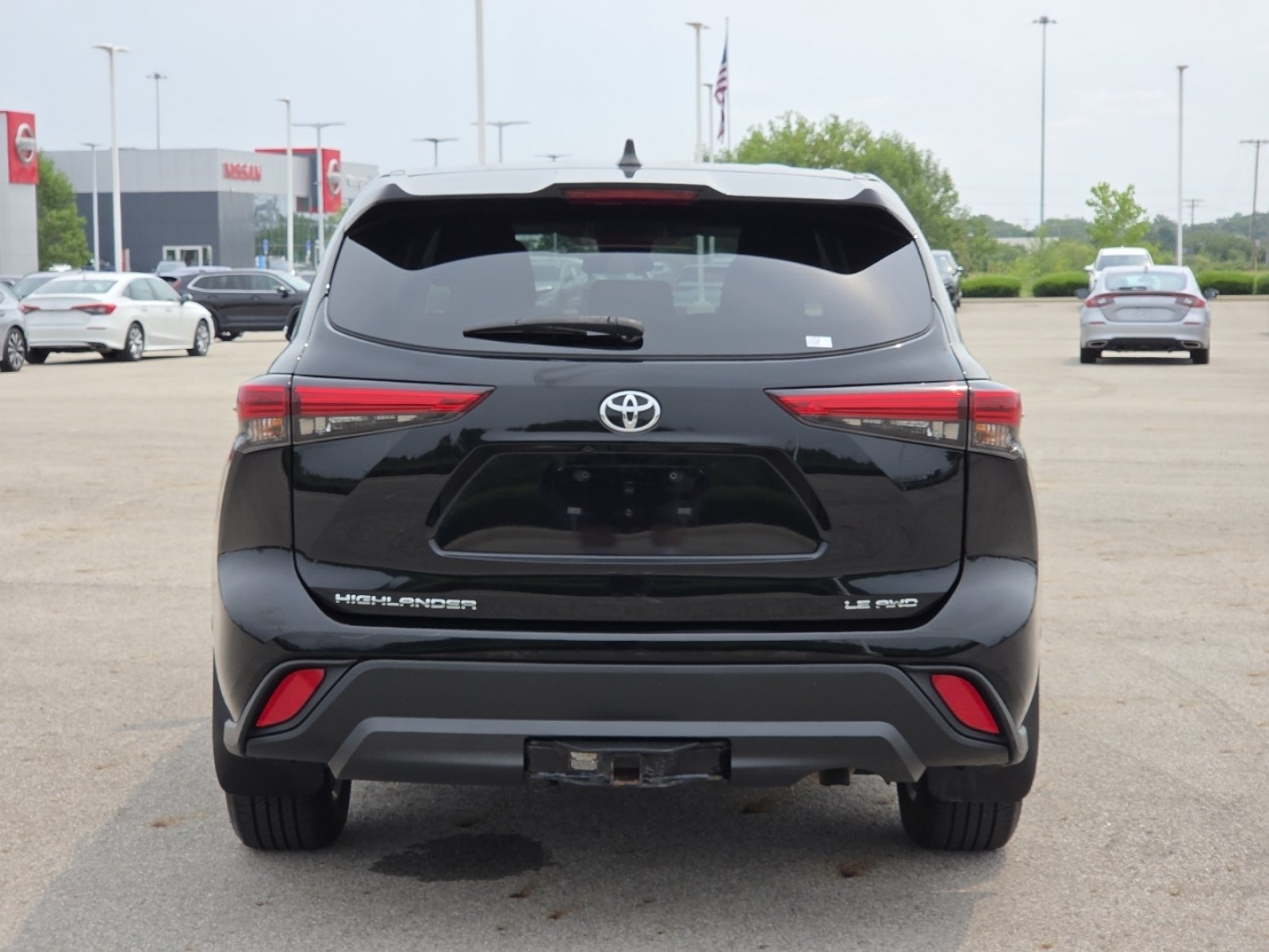 Used 2022 Toyota Highlander LE AWD/4WD image 15