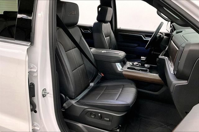 Used 2022 Chevrolet Silverado 1500 High Country w/ High Country Premium Package image 8