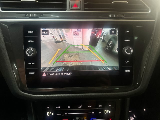 Certified 2024 Volkswagen Tiguan SE R-Line AWD/4WD image 24