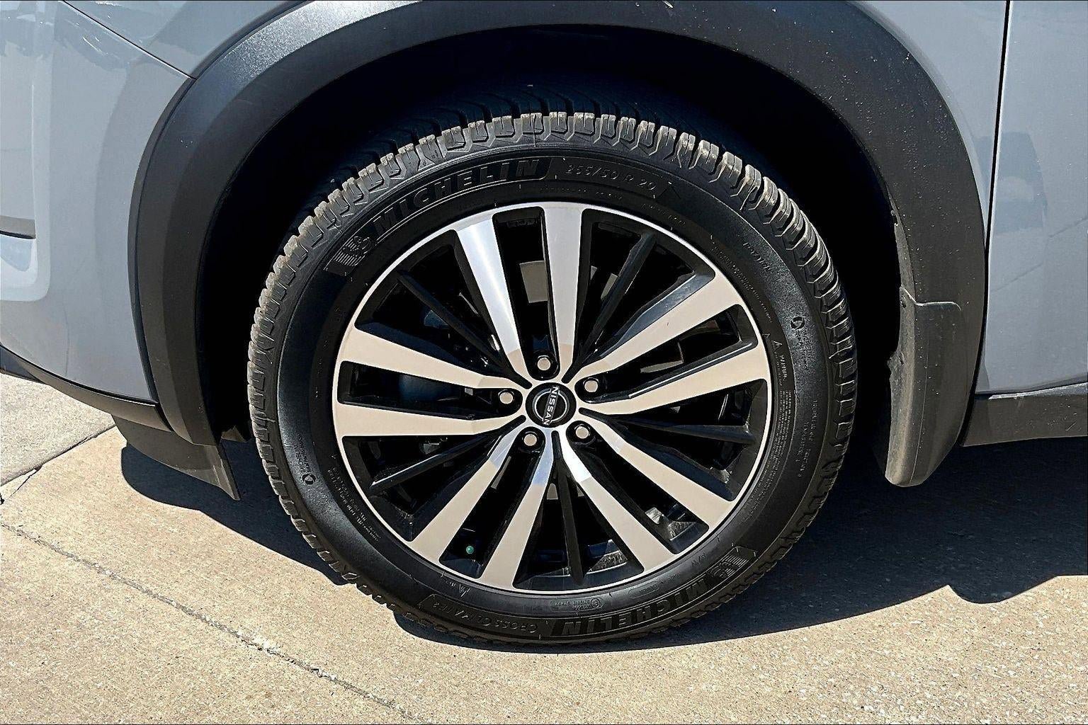 Used 2024 Nissan Pathfinder Platinum image 35
