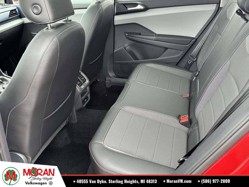 Certified 2023 Volkswagen Taos SE w/ Panoramic Sunroof Package AWD/4WD image 13