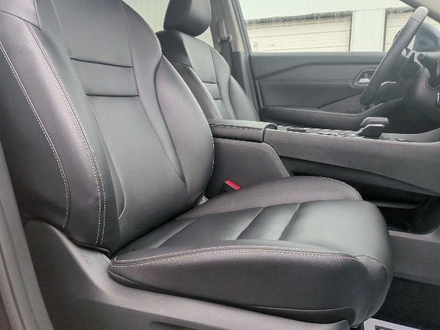 Used 2024 Nissan Rogue SL AWD/4WD image 21