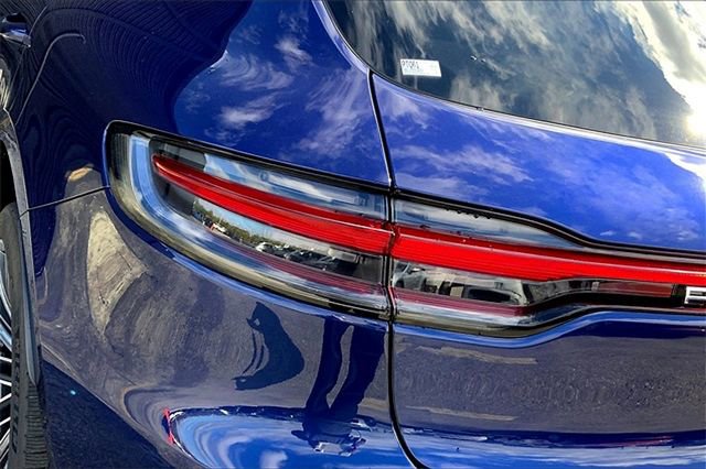 Certified 2026 Porsche Macan AWD/4WD image 19