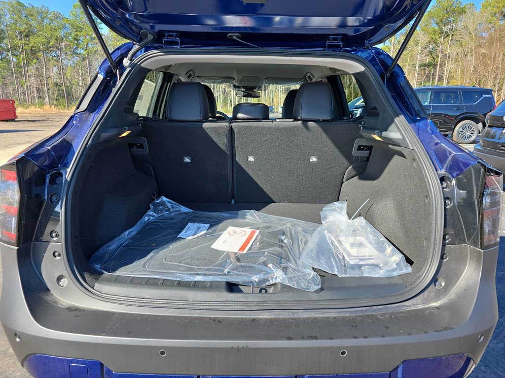 New 2026 Nissan Kicks SR FWD image 16