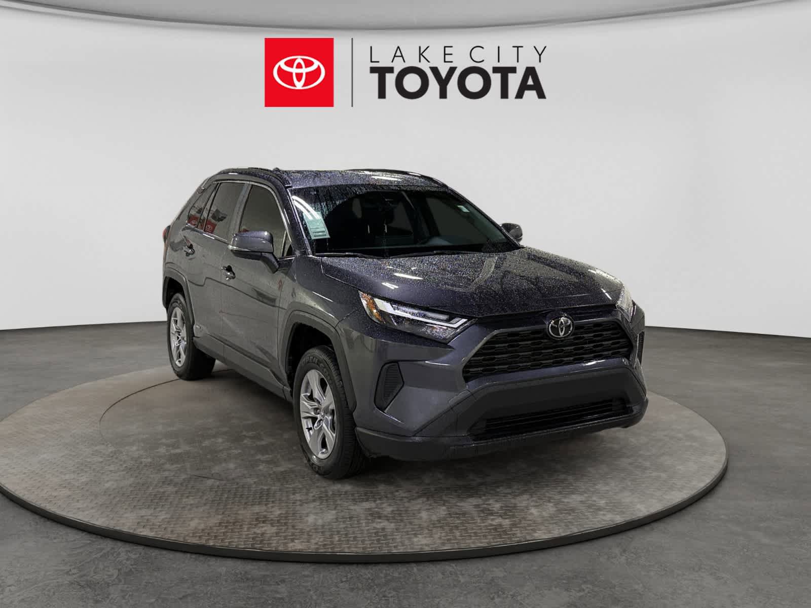 Used 2025 Toyota RAV4 XLE AWD/4WD image 12