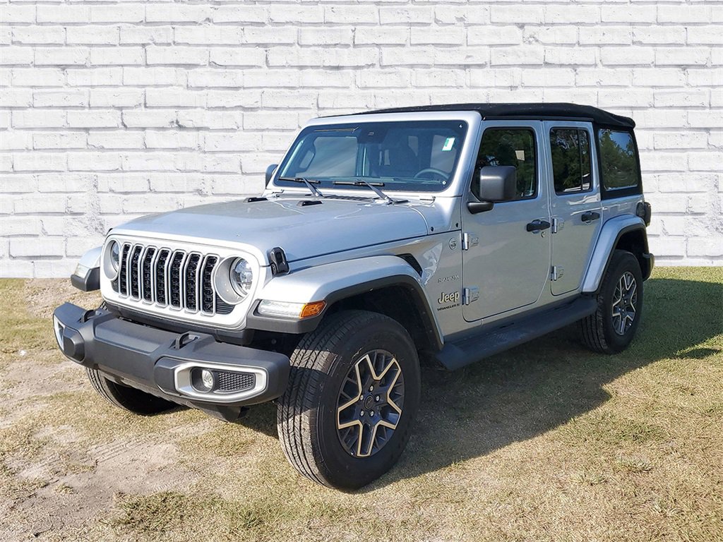 Used 2024 Jeep Wrangler Sahara image 4