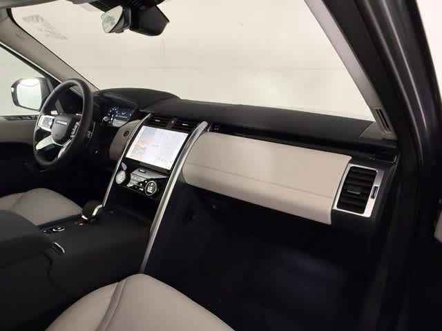 New 2026 Land Rover Discovery S AWD/4WD image 14