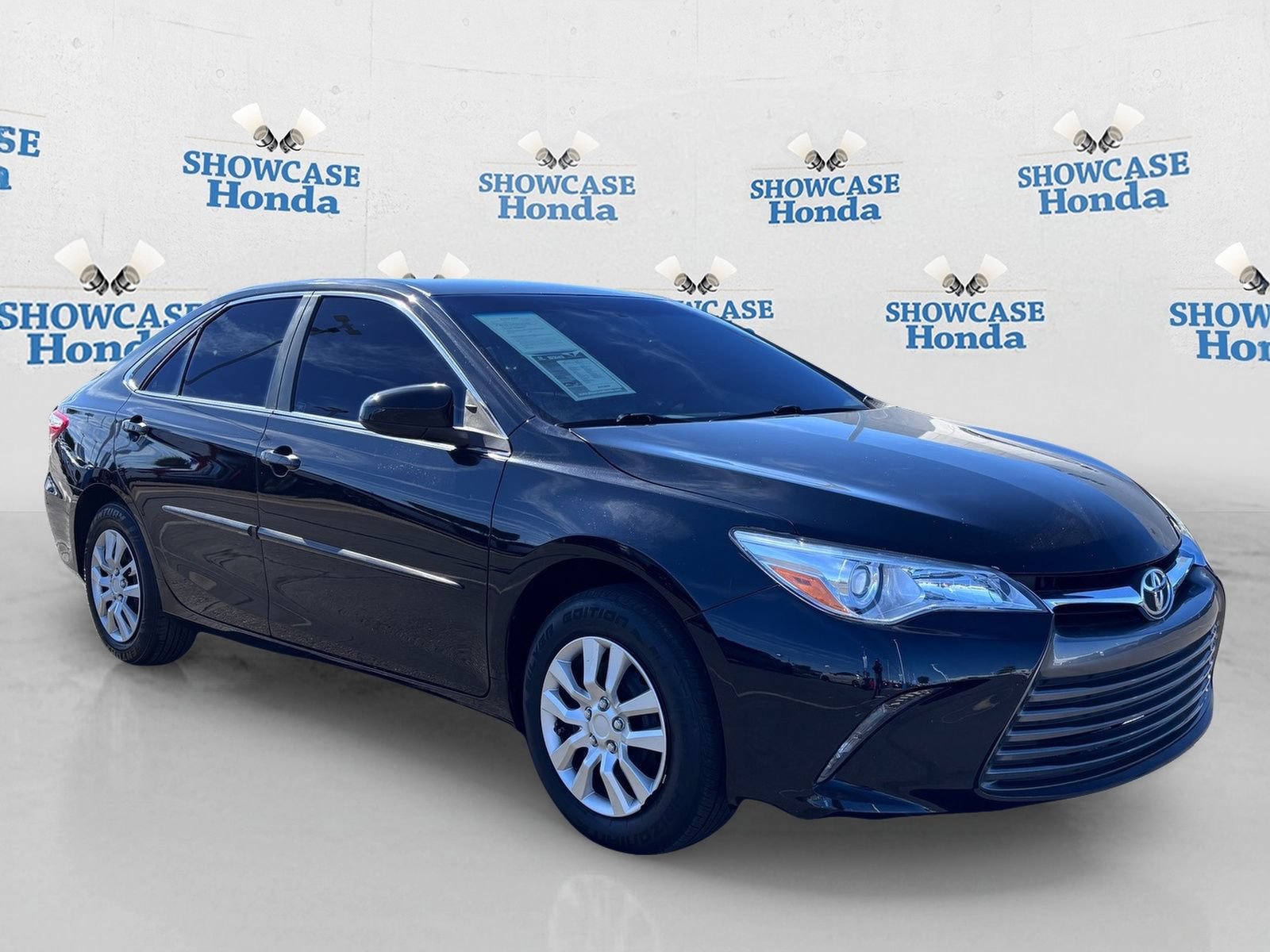 Used 2017 Toyota Camry LE FWD image 10