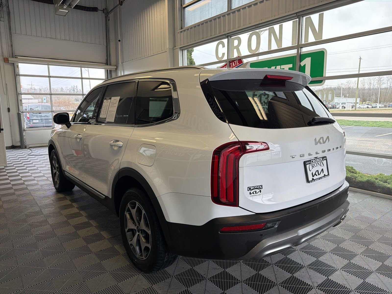 Used 2022 Kia Telluride EX image 4