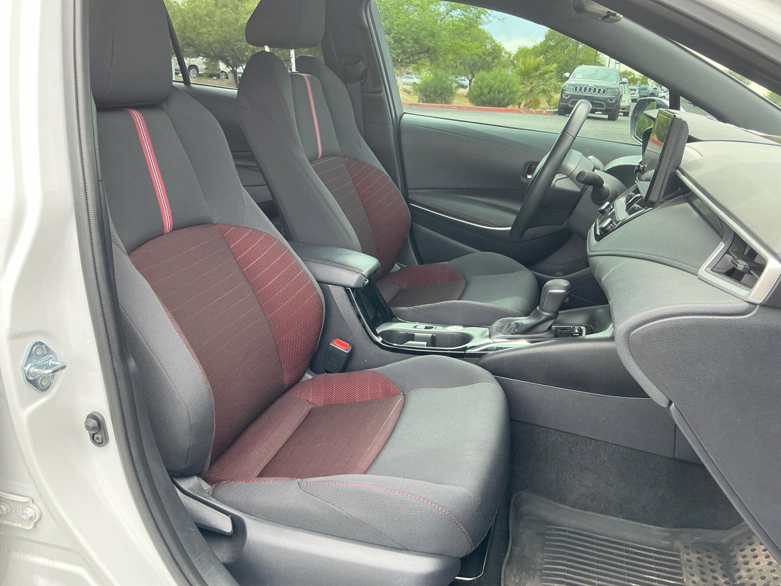 Certified 2025 Toyota Corolla SE w/ Convenience Package image 19