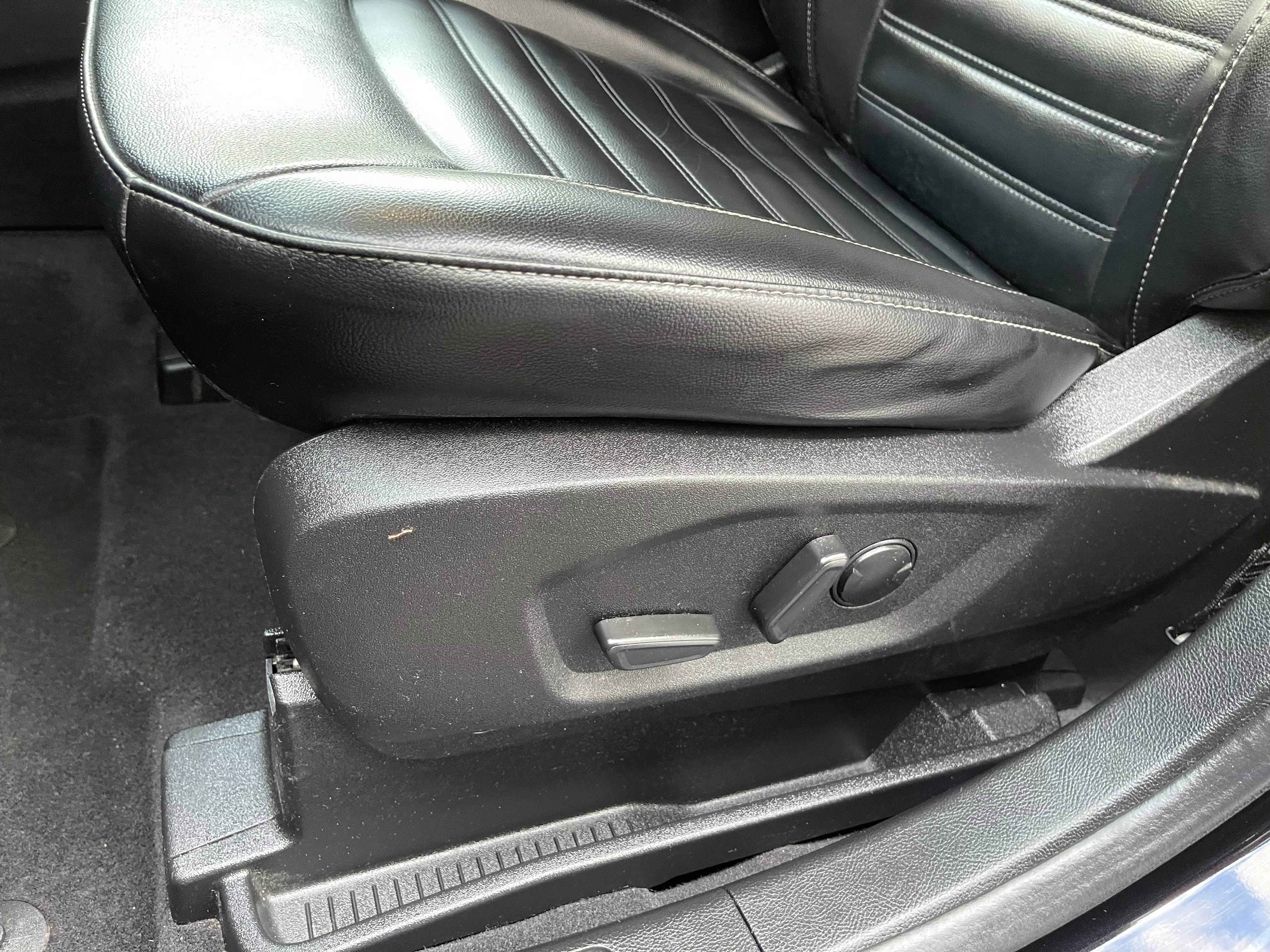 Used 2024 Ford Edge SEL w/ Convenience Package image 13