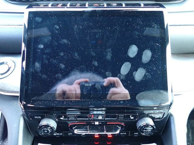 New 2025 Jeep Grand Cherokee Limited w/ Black Appearance Package image 21