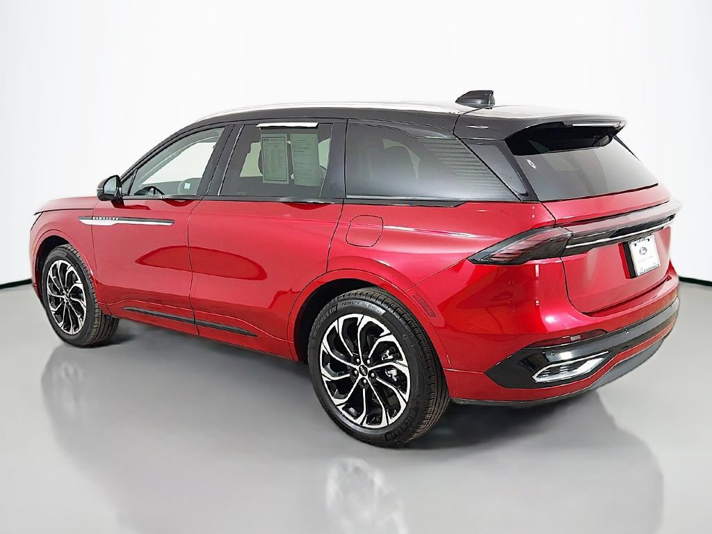 Used 2025 Lincoln Nautilus Reserve AWD/4WD image 14