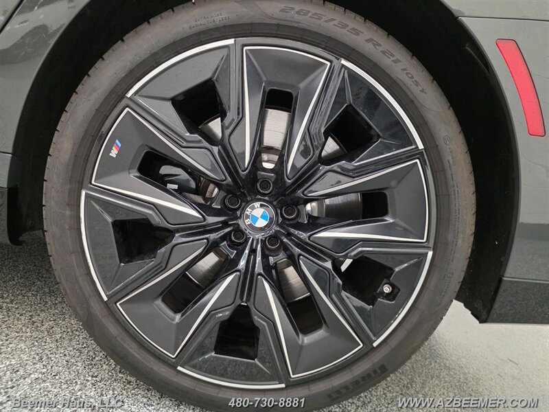 Used 2024 BMW 760i xDrive w/ Executive Package AWD/4WD image 41