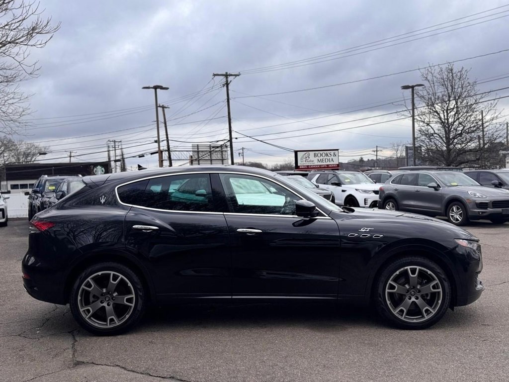 Used 2023 Maserati Levante GT image 7