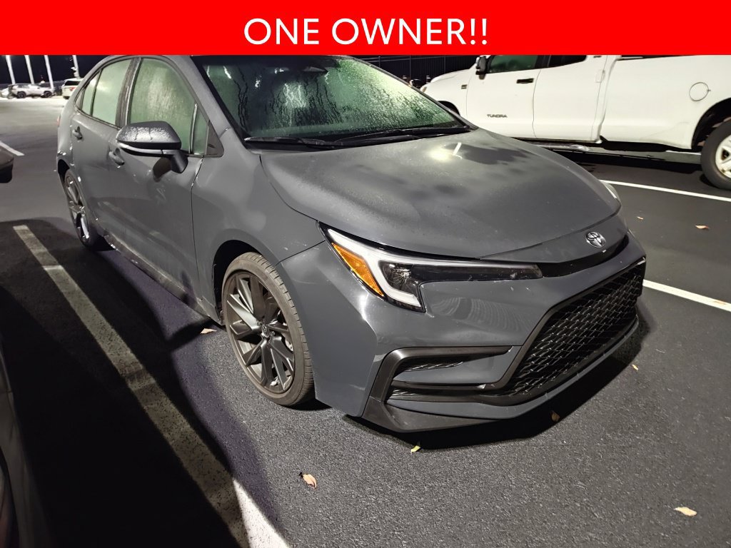 Used 2025 Toyota Corolla SE w/ SE Premium Package FWD image 3