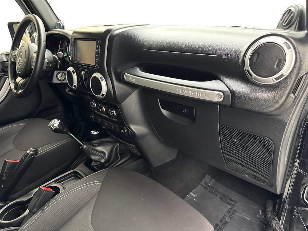 Used 2014 Jeep Wrangler Rubicon w/ Power Convenience Group AWD/4WD image 46