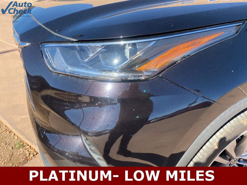 Used 2022 Toyota Highlander Platinum image 3