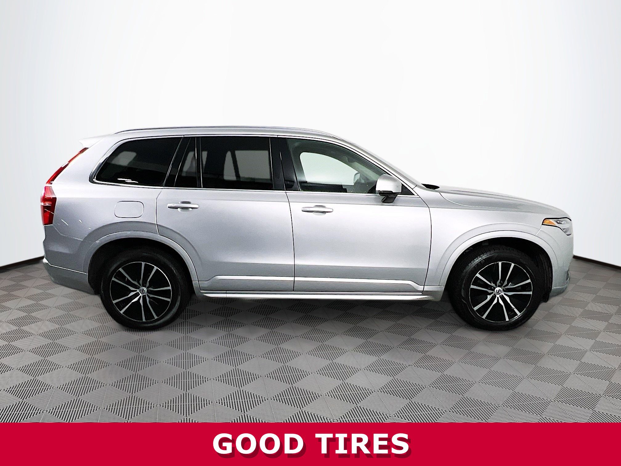 Used 2020 Volvo XC90 T6 Momentum image 32