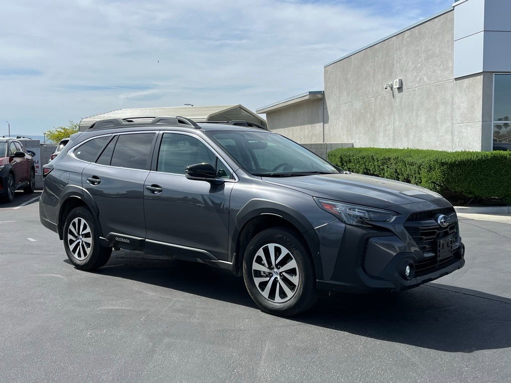 Used 2025 Subaru Outback Premium image 1