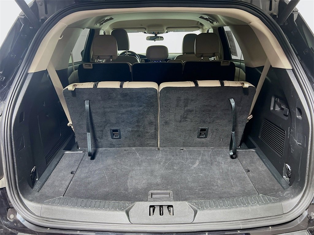 Used 2024 Ford Explorer XLT w/ Equipment Group 202A image 23