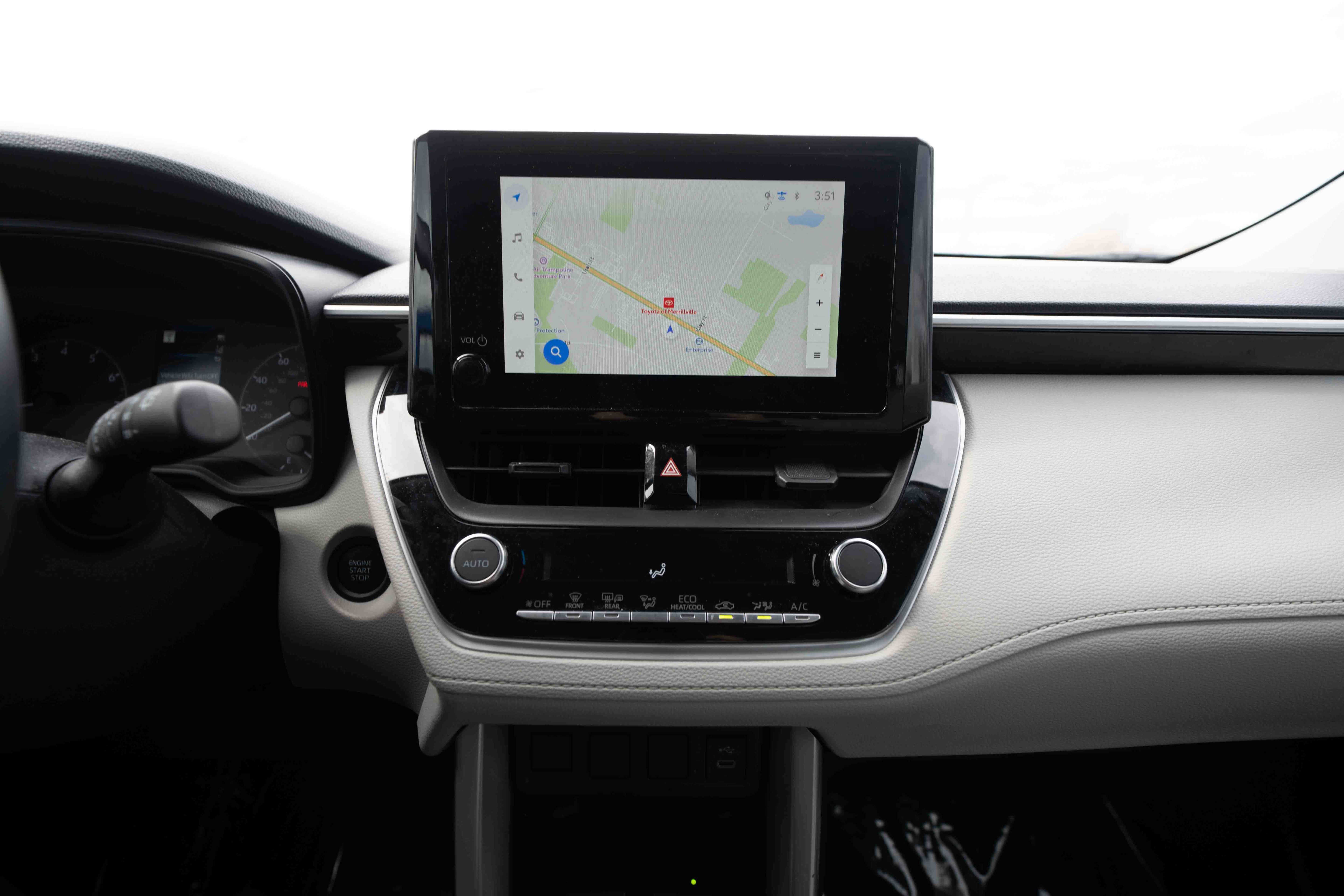 Used 2024 Toyota Corolla Cross LE image 17