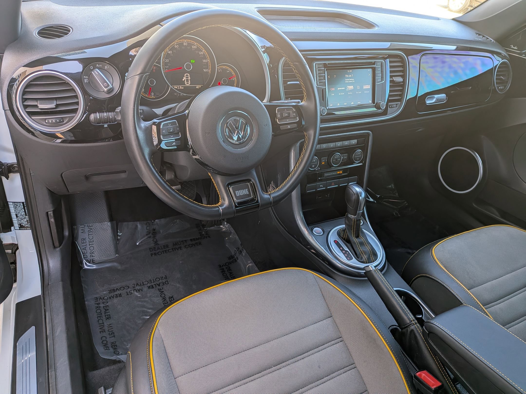 Used 2018 Volkswagen Beetle 2.0T Dune image 10