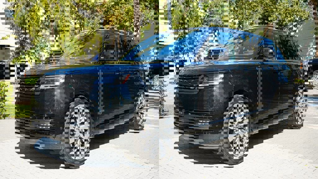 Used 2023 Land Rover Range Rover Long Wheelbase Autobiography image 8