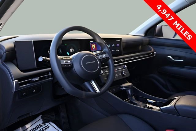 Used 2025 Hyundai Tucson SE image 11