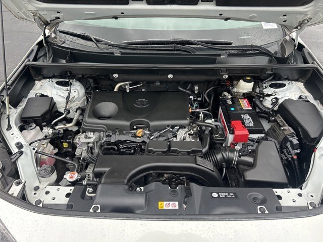 Used 2021 Toyota RAV4 XLE Premium image 14