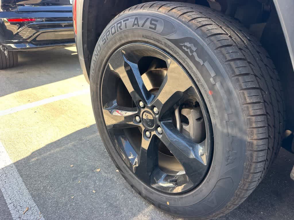 Certified 2023 Jeep Grand Cherokee L Laredo RWD image 5