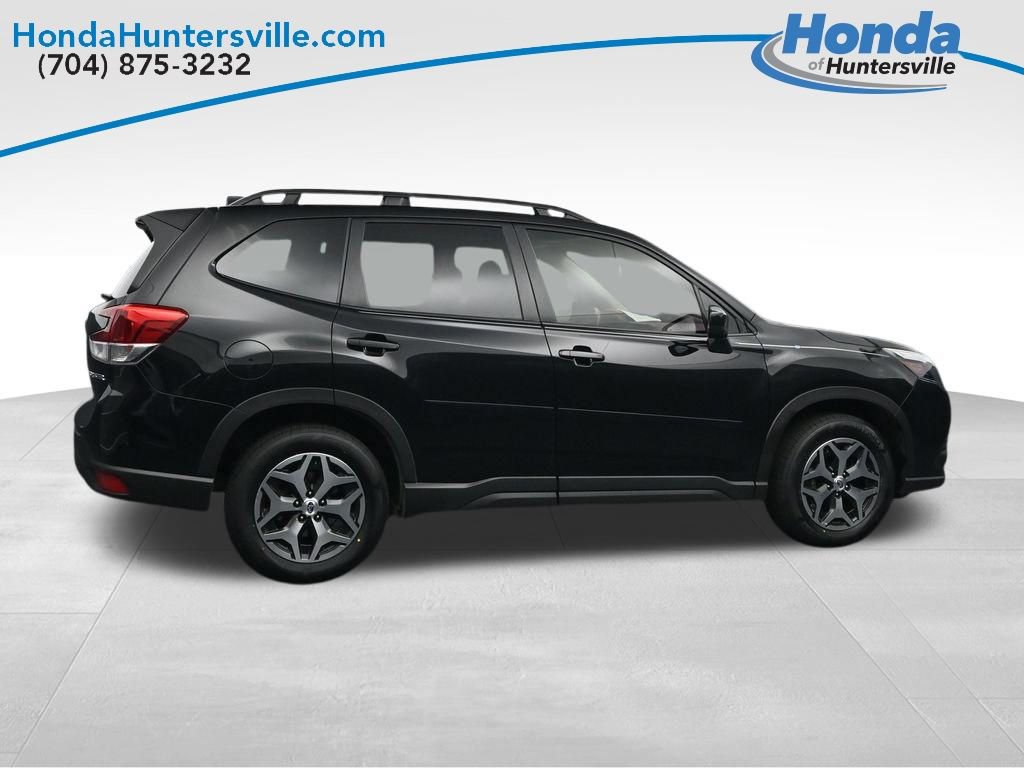 Used 2024 Subaru Forester Premium AWD/4WD image 5
