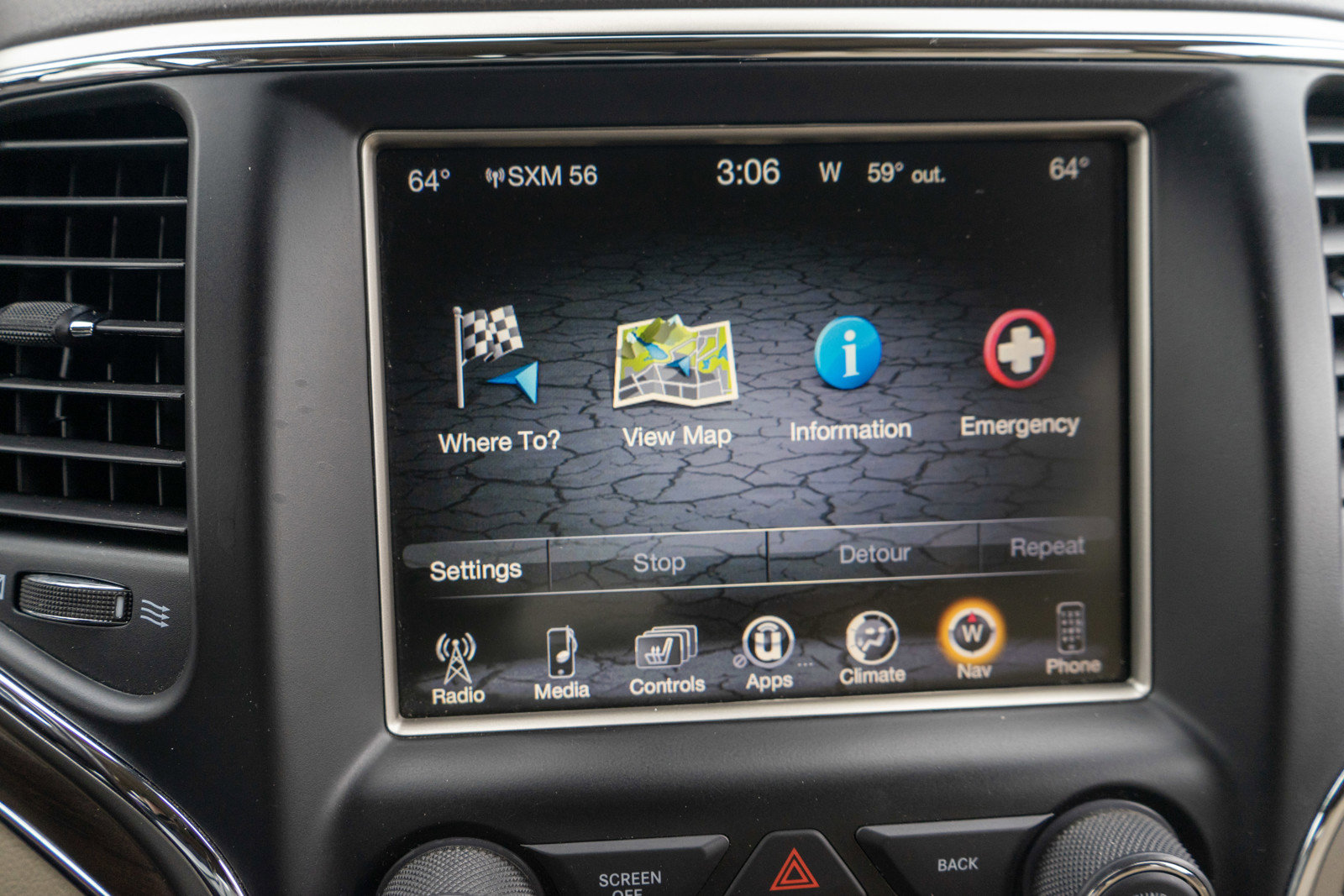 Used 2016 Jeep Grand Cherokee Overland w/ Advanced Technology Group AWD/4WD image 19