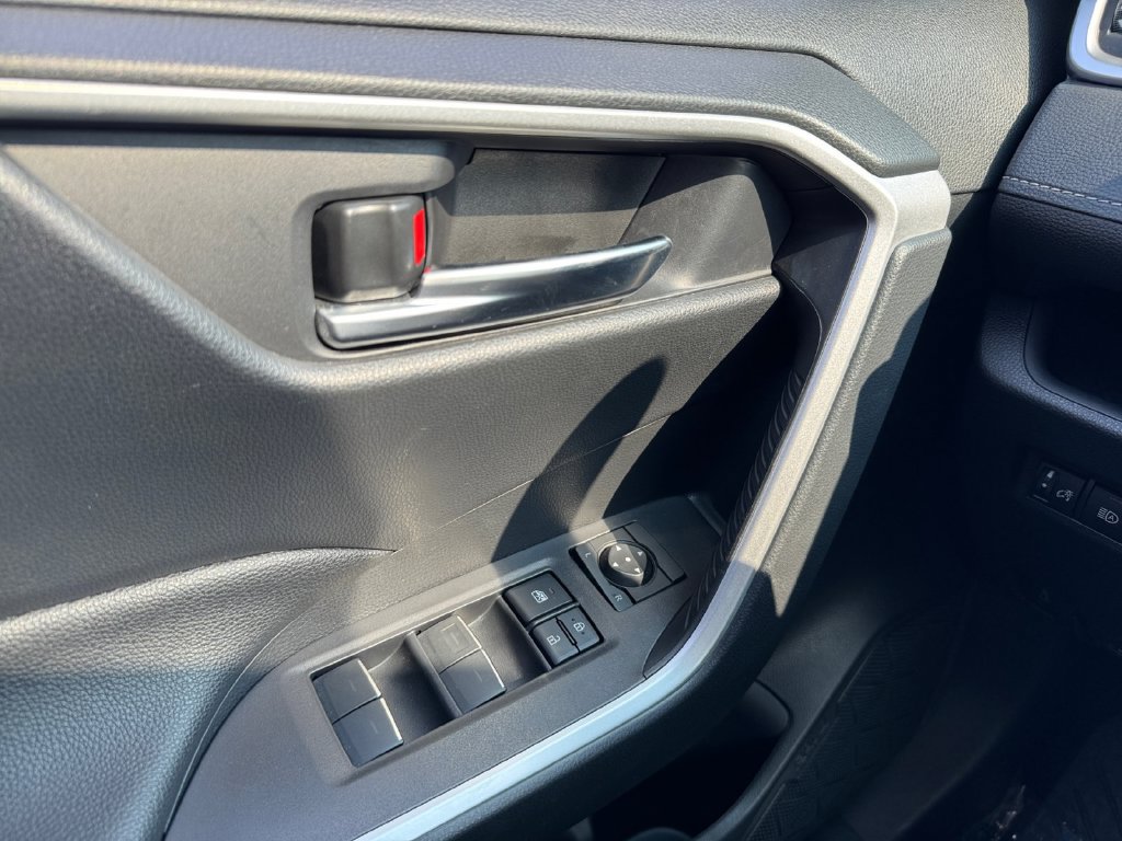 Certified 2025 Toyota RAV4 XLE AWD/4WD image 11