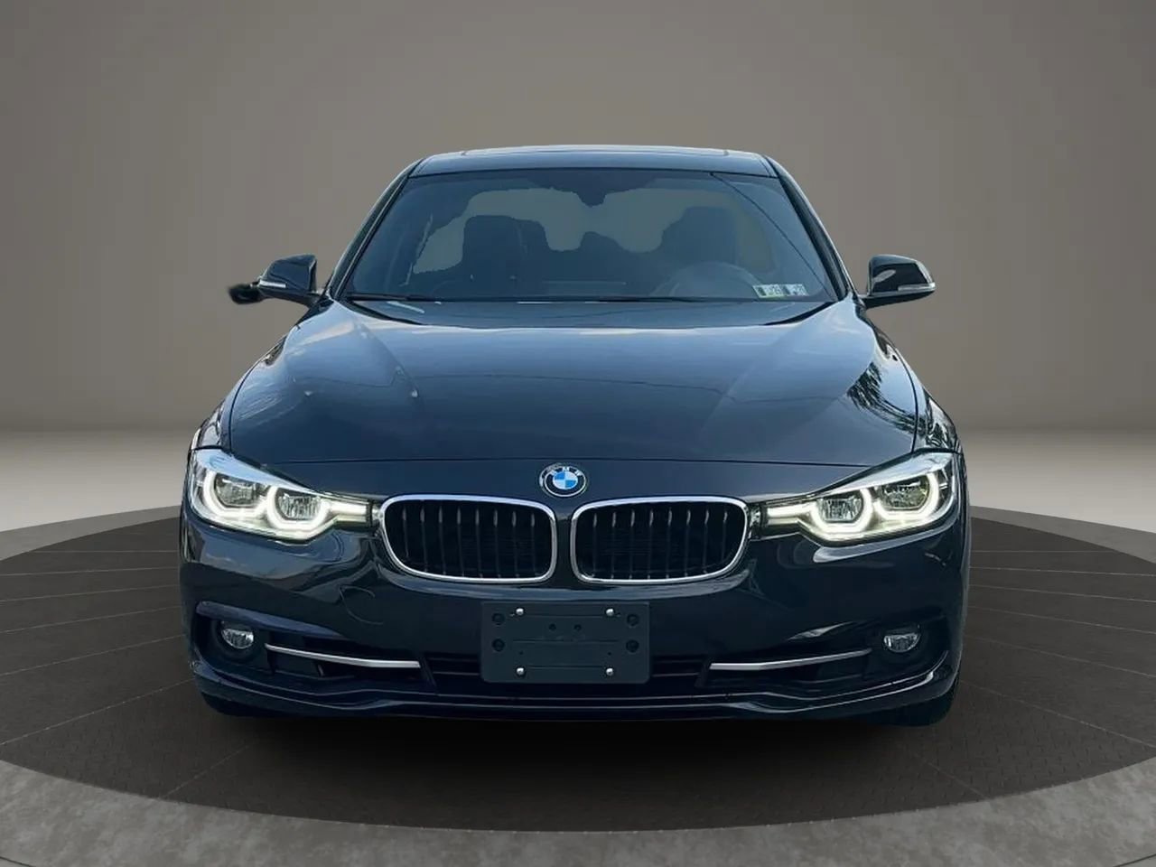 Used 2018 BMW 330i xDrive Sedan w/ Convenience Package image 1