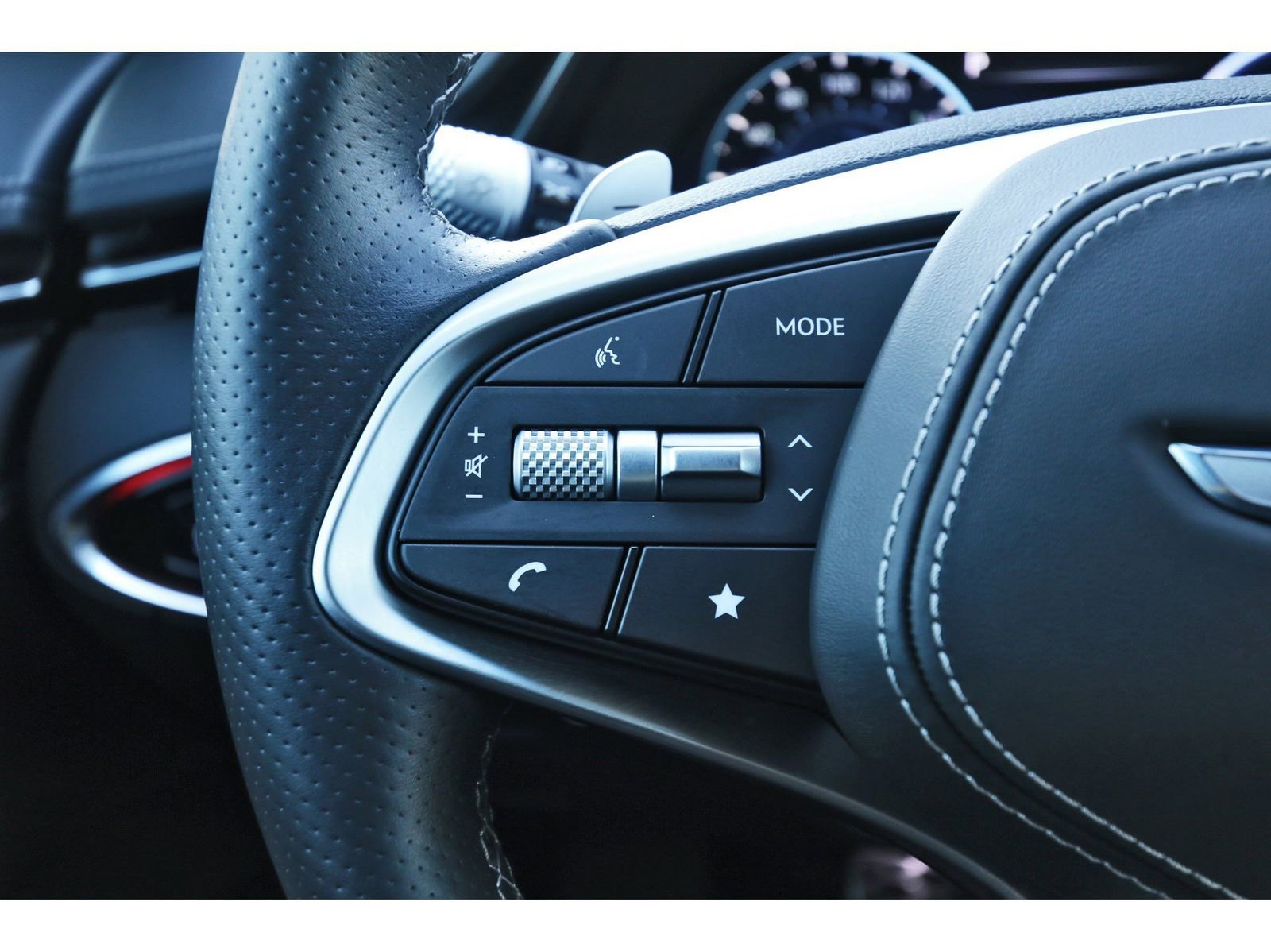 Used 2025 Genesis GV70 2.5T Sport Prestige w/ Sport Prestige Package image 17