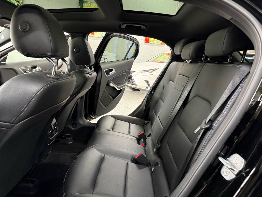 Used 2019 Mercedes-Benz GLA 250 4MATIC image 13