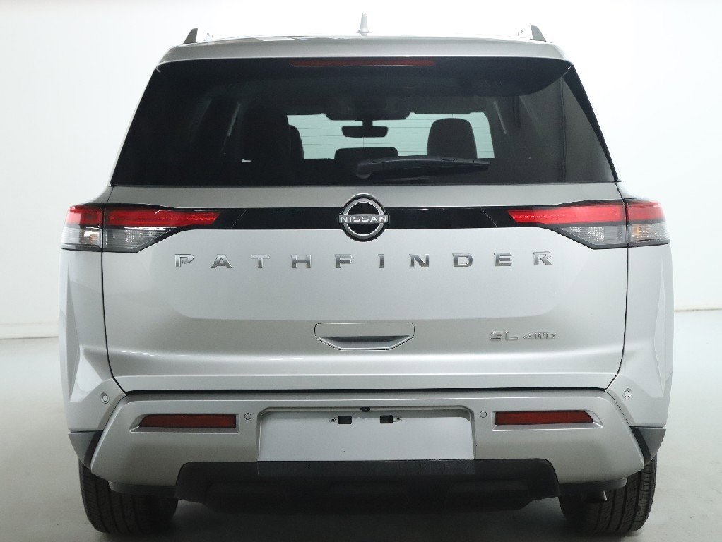 Certified 2025 Nissan Pathfinder SL image 45