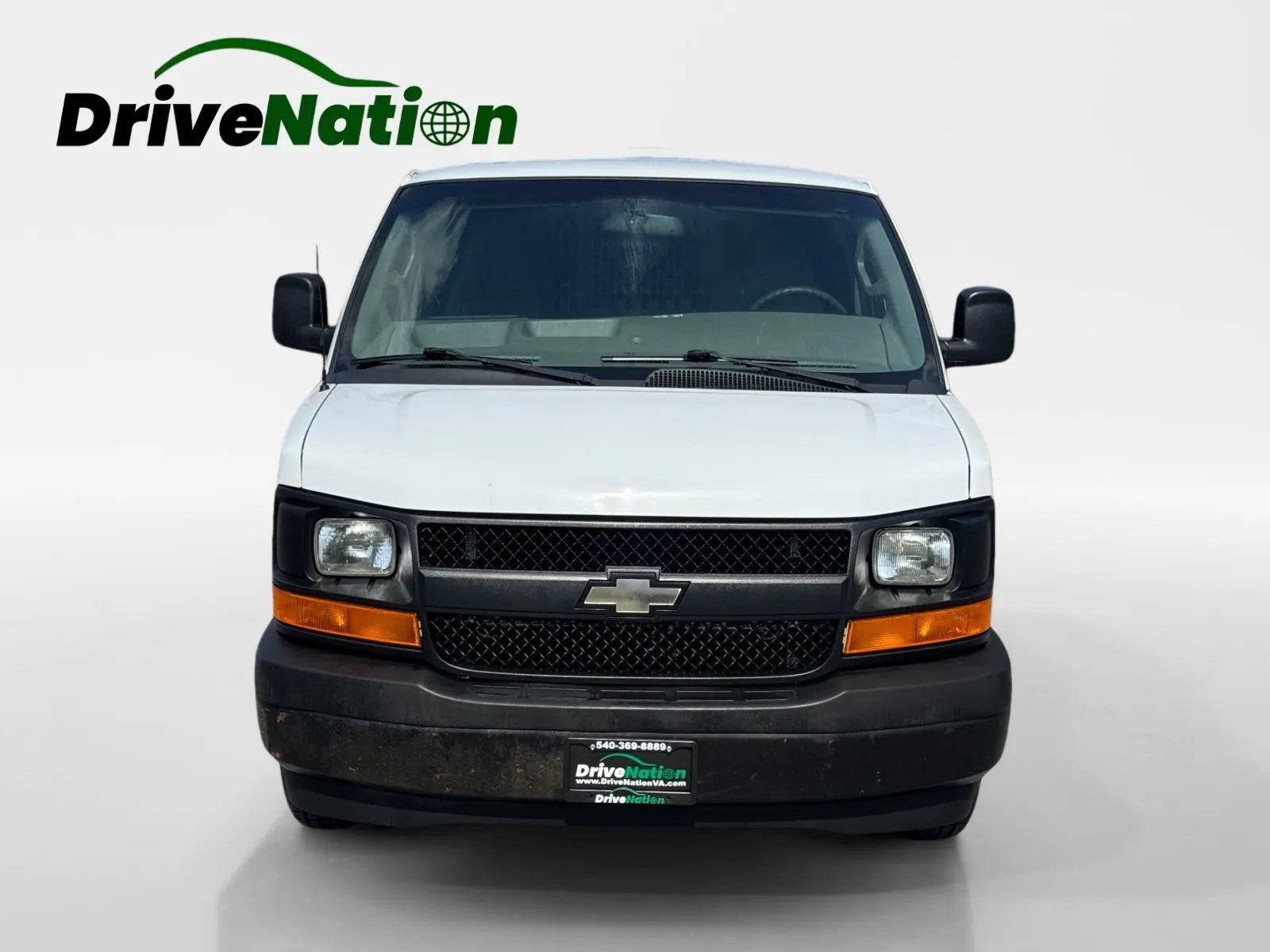 Used 2017 Chevrolet Express 2500 RWD image 2