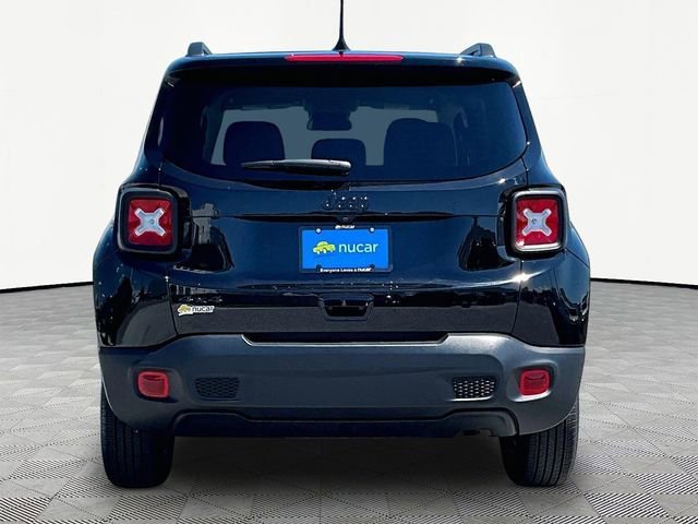 Used 2023 Jeep Renegade Latitude AWD/4WD image 5