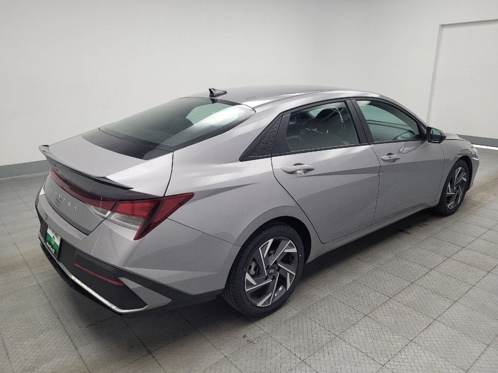 Used 2025 Hyundai Elantra Sport FWD image 9