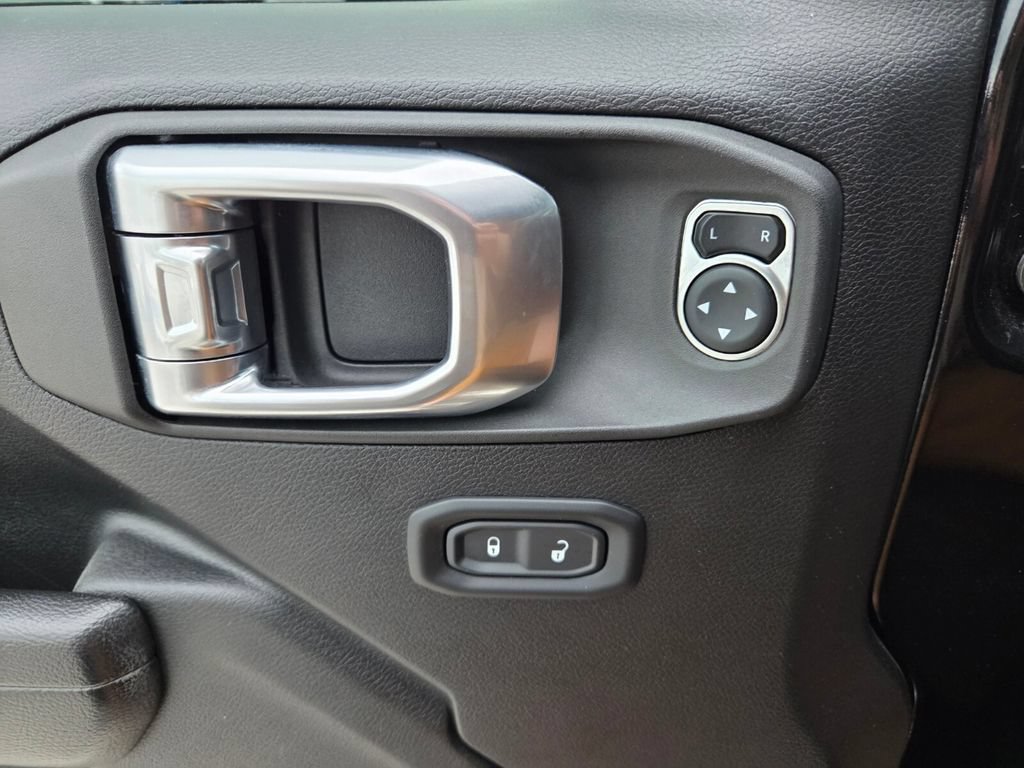 Used 2022 Jeep Wrangler Rubicon AWD/4WD image 22