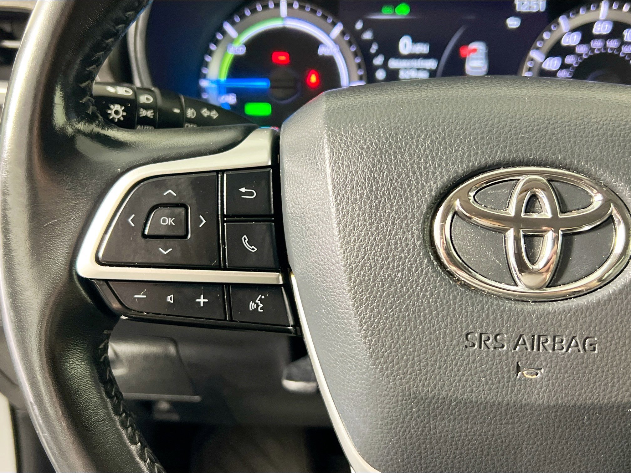 Used 2023 Toyota Highlander LE image 18