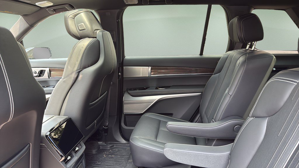Certified 2026 Cadillac Vistiq Sport w/ LPO, Floor Liner Package AWD/4WD image 21